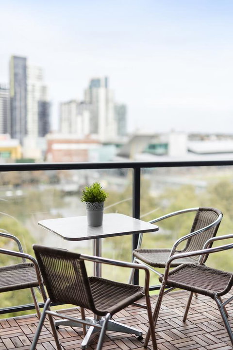 Viste Della Fortuna - Rejuvenate Stays - Pubs and Clubs 11