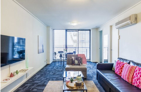 225 Melbourne Tower - Go Out 6