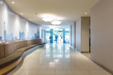 225 Melbourne Tower - Go Out 3