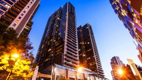 225 Melbourne Tower - Go Out 0