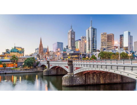 Boutique Apartment In Quiet, Sought-after Suburb - Pubs and Clubs 16