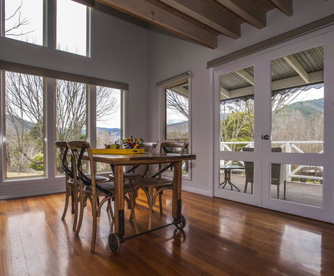 Abbys Cottages Bright - Pubs and Clubs 17