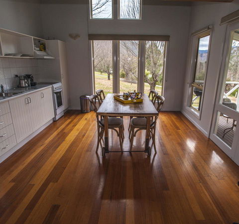 Abbys Cottages Bright - Pubs and Clubs 18