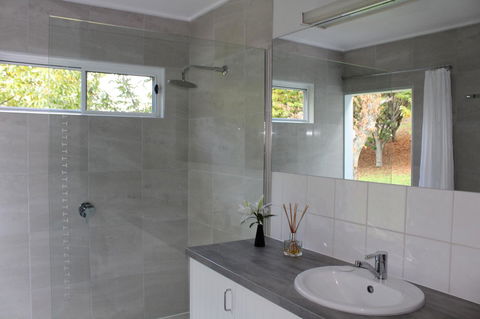 Abbys Cottages Bright - Pubs and Clubs 9