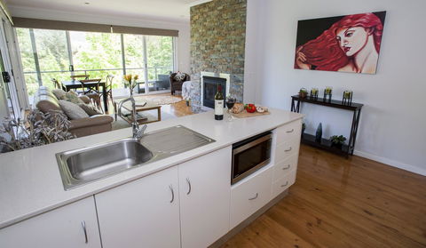 Abbys Cottages Bright - Pubs and Clubs 5