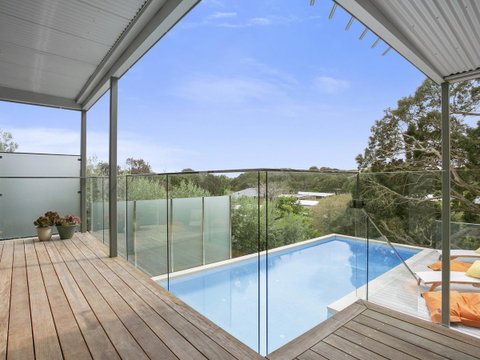 Lansdowne Villa - With Swimming Pool - Go Out 5