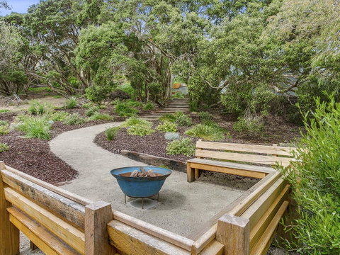 Lansdowne Villa - With Swimming Pool - Go Out 13