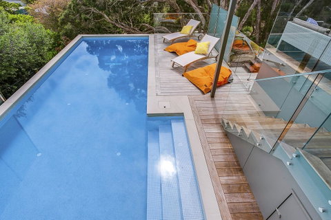 Lansdowne Villa - With Swimming Pool - Go Out 4