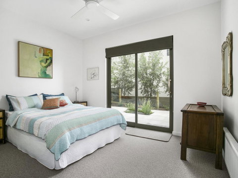 Lansdowne Villa - With Swimming Pool - Go Out 9
