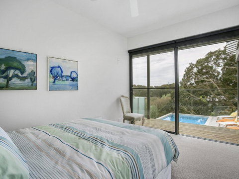 Lansdowne Villa - With Swimming Pool - Go Out 11