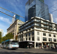 City Edge on Elizabeth Apartment Hotel - Go Out