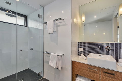 Vue Apartments Geelong - Pubs and Clubs 18