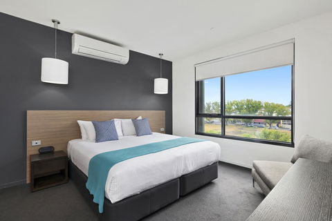 Vue Apartments Geelong - Pubs and Clubs 1