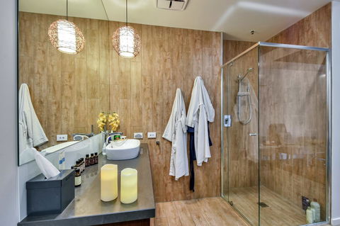 Vue Apartments Geelong - Pubs and Clubs 39