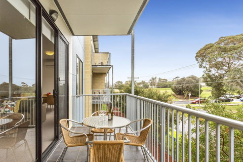 Quest Frankston - Pubs and Clubs 1
