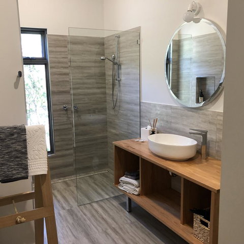 Saje\'s House & Pod - Go Out 10