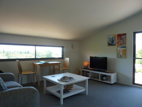 Saje\'s House & Pod - Go Out 14