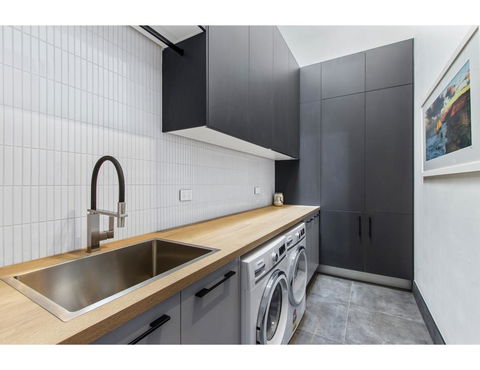 Ultimate Luxury Penthouse From The Block - Pubs and Clubs 14