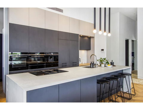 Ultimate Luxury Penthouse From The Block - Pubs and Clubs 18