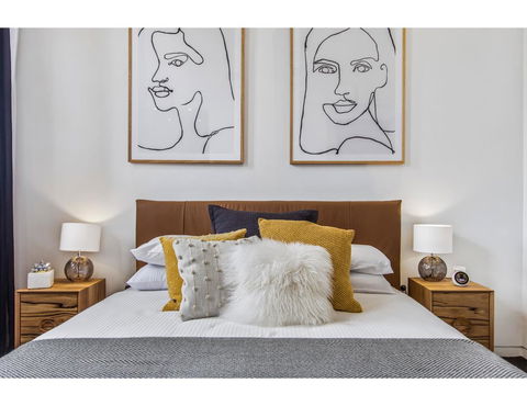 Ultimate Luxury Penthouse From The Block - Pubs and Clubs 7