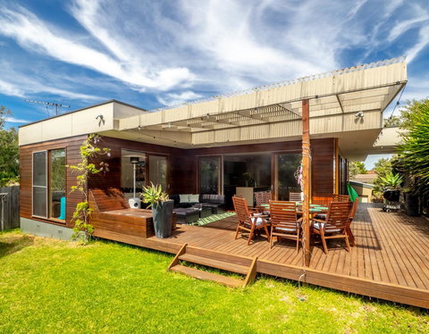 Blairgowrie Moonah Beach House: Walk To Beach - Pubs and Clubs 4