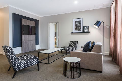 Mantra On Little Bourke - Pubs and Clubs 30