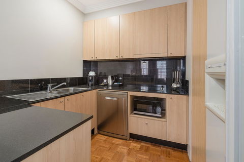 Mantra On Little Bourke - Pubs and Clubs 24