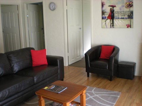 Willow Dene Holiday Apartments - Pubs and Clubs 10
