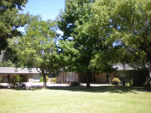 Willow Dene Holiday Apartments - Pubs and Clubs 5
