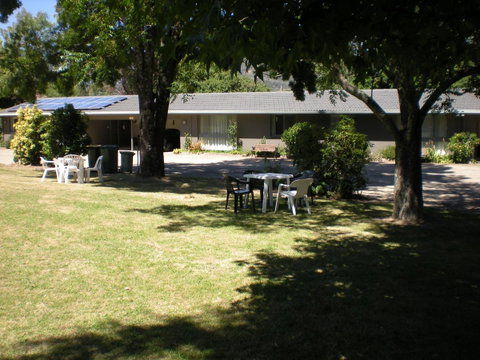 Willow Dene Holiday Apartments - Pubs and Clubs 20