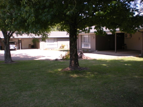 Willow Dene Holiday Apartments - Pubs and Clubs 11