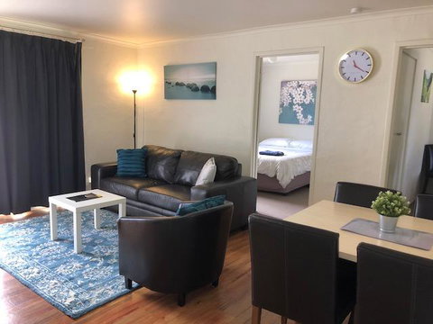 Willow Dene Holiday Apartments - Pubs and Clubs 0