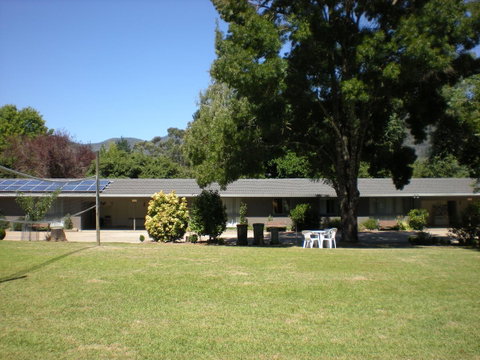 Willow Dene Holiday Apartments - Pubs and Clubs 17