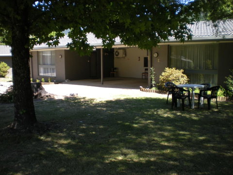 Willow Dene Holiday Apartments - Pubs and Clubs 4