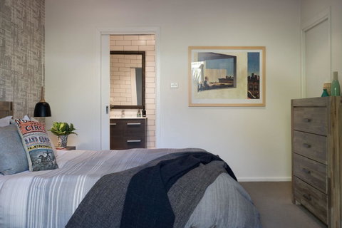 East Street Daylesford - Go Out 24