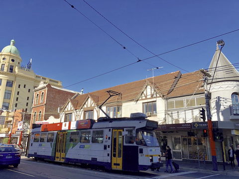Pride Manor South Yarra - Pubs and Clubs 19