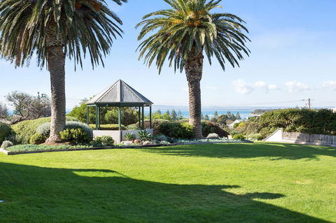 7 & 8 Monte Vista Sorrento - Pubs and Clubs 1
