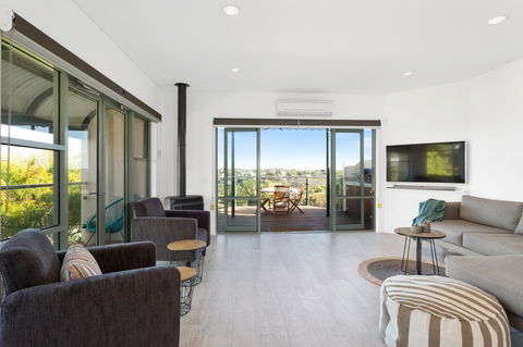 7 & 8 Monte Vista Sorrento - Pubs and Clubs 9
