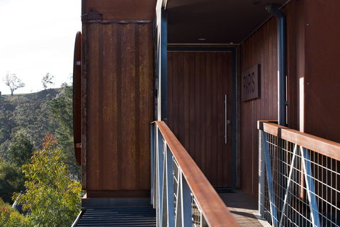 Clifftop At Hepburn - Pubs and Clubs 6