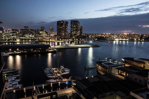 Accent Accommodation@Docklands - Pubs and Clubs 0