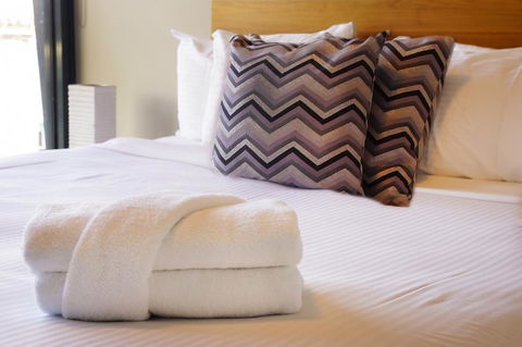 Accent Accommodation@Docklands - Pubs and Clubs 5