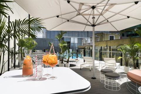 Adelphi Hotel - Pubs and Clubs 17