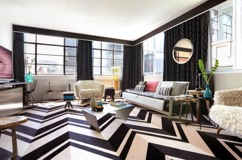 Adelphi Hotel - Pubs and Clubs 11