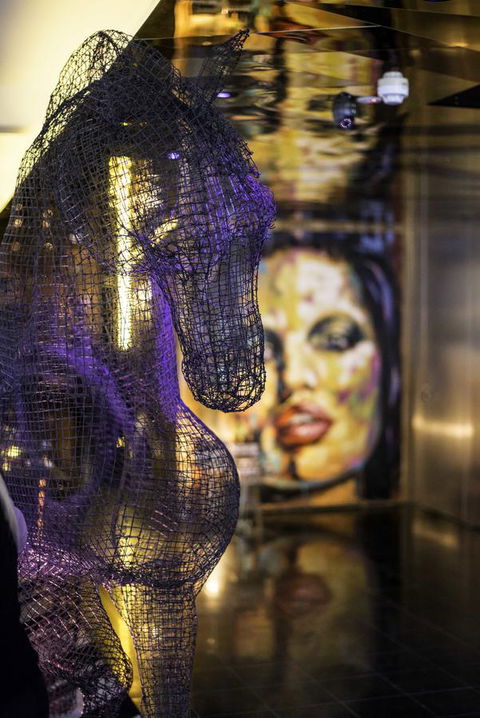 Adelphi Hotel - Pubs and Clubs 4