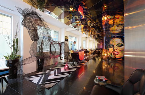 Adelphi Hotel - Pubs and Clubs 0