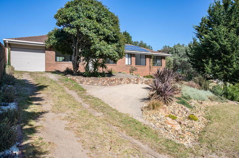 Fairhills - NEW LISTING, Beautifully Styled - Pubs and Clubs 9