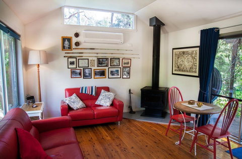 Ashwood Cottages - Pubs and Clubs 29