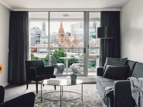 Quay West Suites Melbourne - Go Out 1