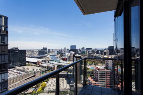 Melbourne Vacation Rentals Apartment - Go Out 10