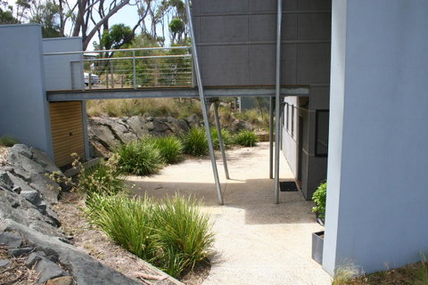 Apollos View Accommodation - Pubs and Clubs 16